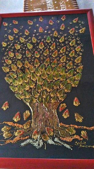 Collage de perles de rocaille sur verre . Peinture acrylique et billes métallisées. artwindow - Collage de perles de rocaille sur verre . Peinture acrylique et billes métallisées.
